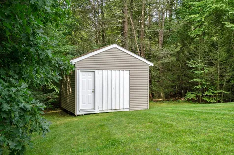 36 Holly Circle North Hampton NH 03862