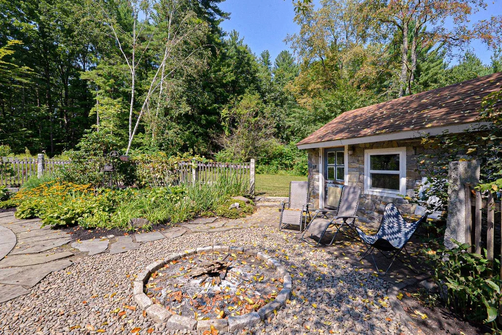 31 Farm Road Kingston NH 03848