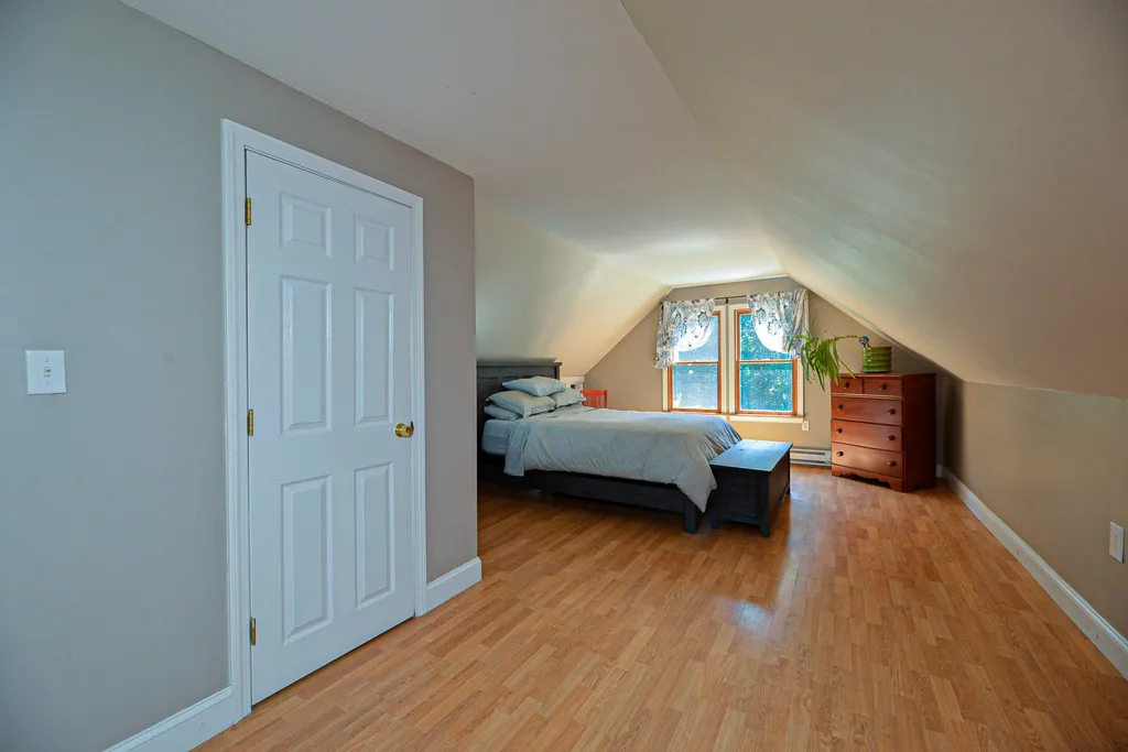 31 Farm Road Kingston NH 03848