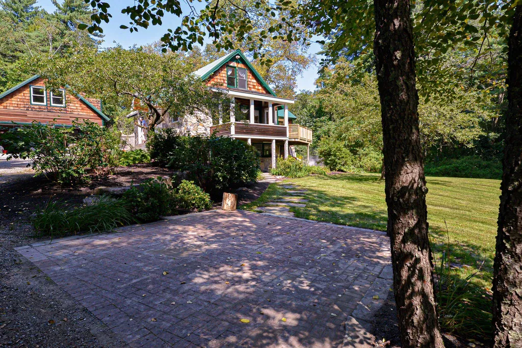 31 Farm Road Kingston NH 03848