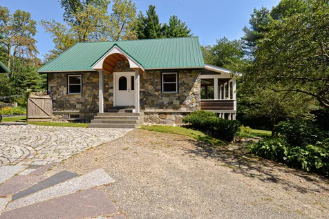 31 Farm Road Kingston NH 03848