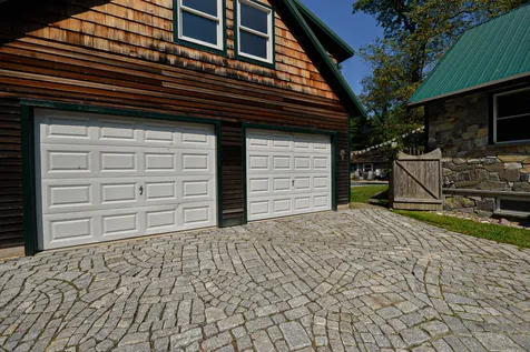 31 Farm Road Kingston NH 03848