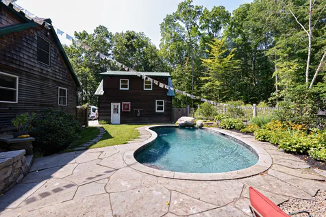 31 Farm Road Kingston NH 03848
