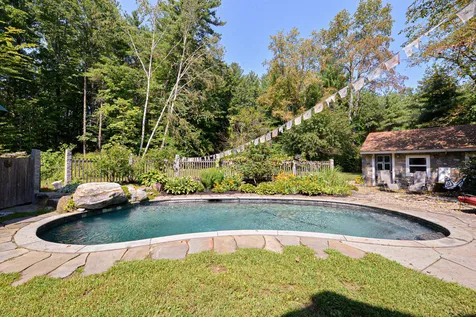 31 Farm Road Kingston NH 03848