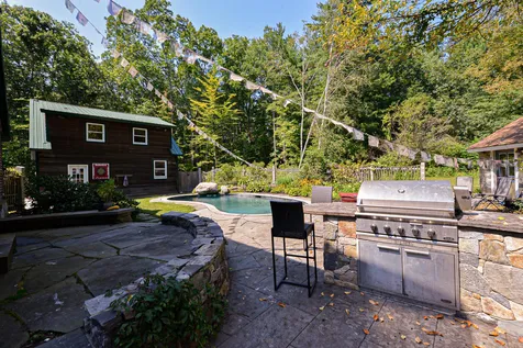31 Farm Road Kingston NH 03848