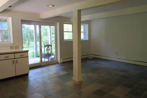 31 Farm Road Kingston NH 03848