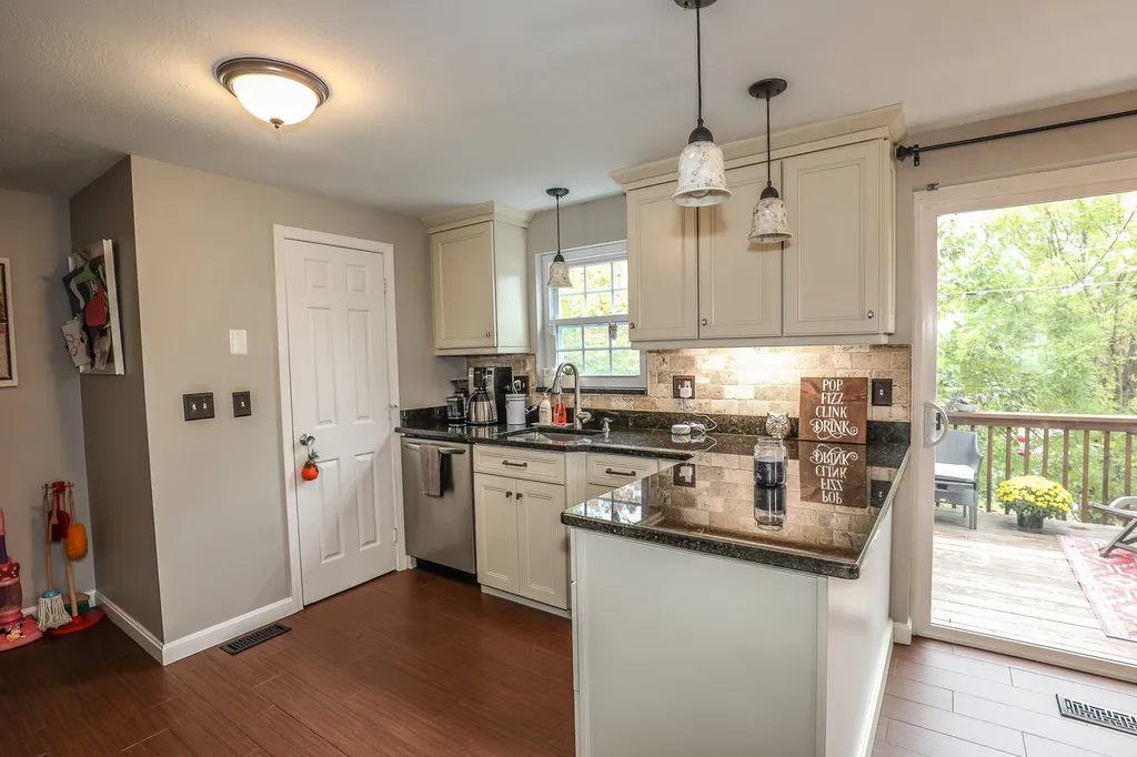 1 Shire Court Goffstown NH 03045