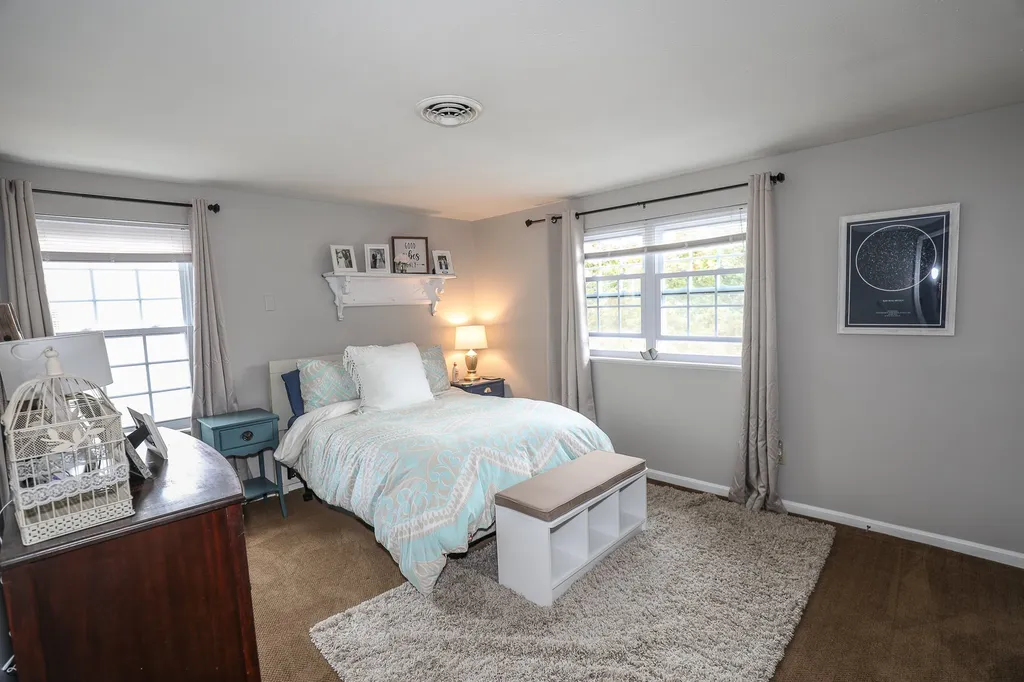 1 Shire Court Goffstown NH 03045