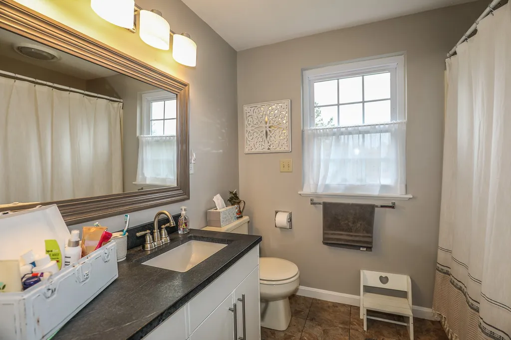 1 Shire Court Goffstown NH 03045