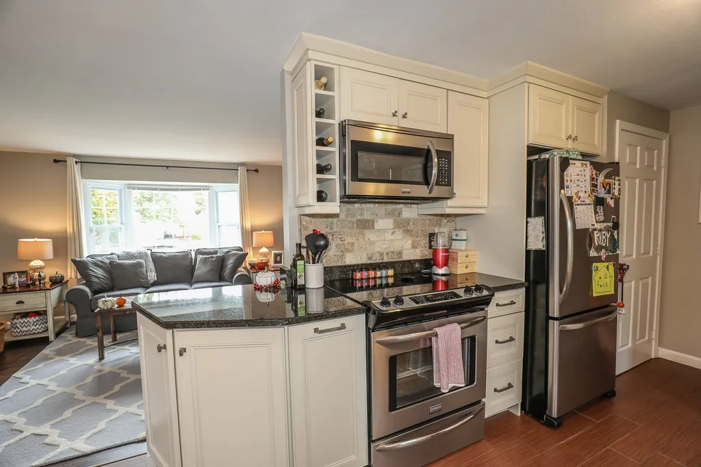 1 Shire Court Goffstown NH 03045