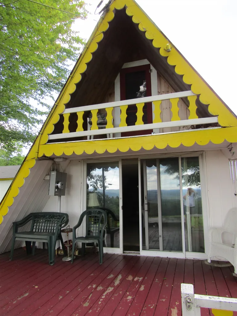 1497 Leighton Hill Newbury VT 05051