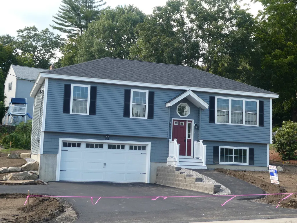 734 Mammoth Road Manchester NH 03104