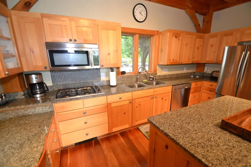 460 Farm Road Fayston VT 05673