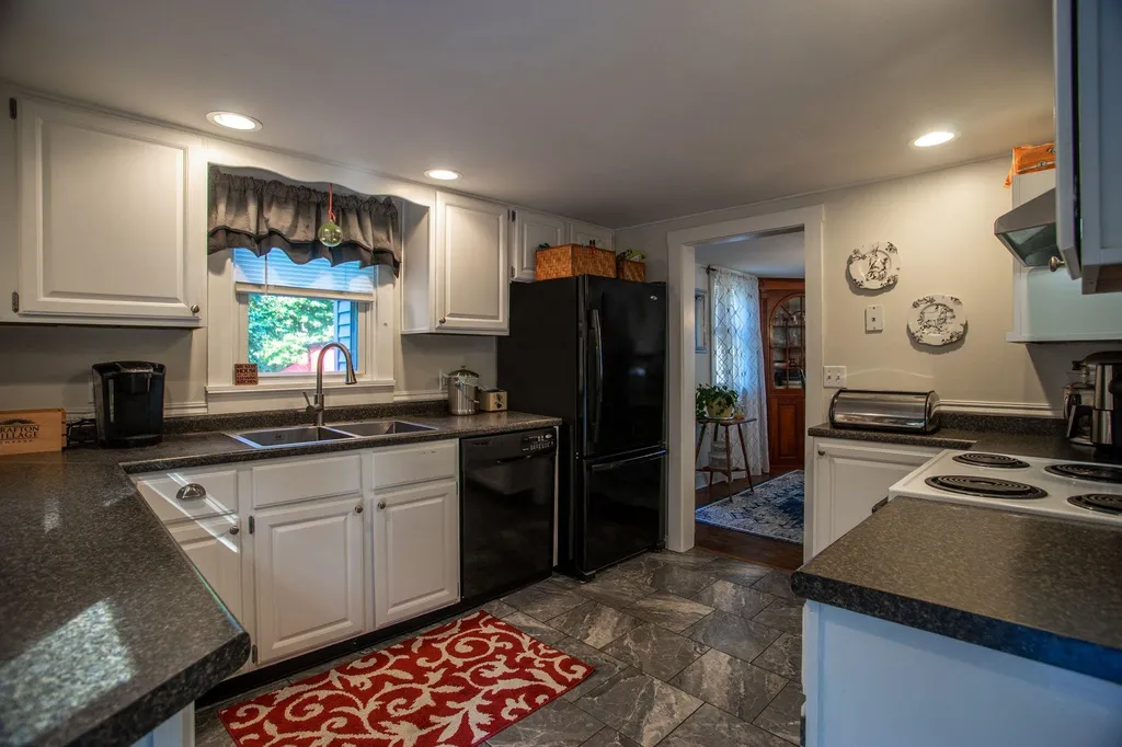 1605 West River Road Dummerston VT 05301