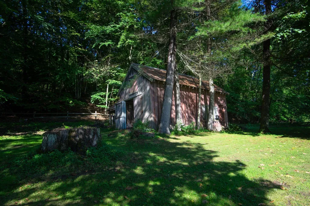 1605 West River Road Dummerston VT 05301