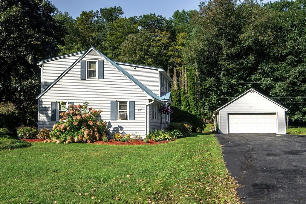 1605 West River Road Dummerston VT 05301