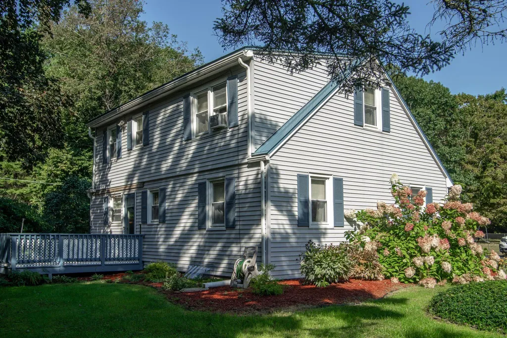 1605 West River Road Dummerston VT 05301