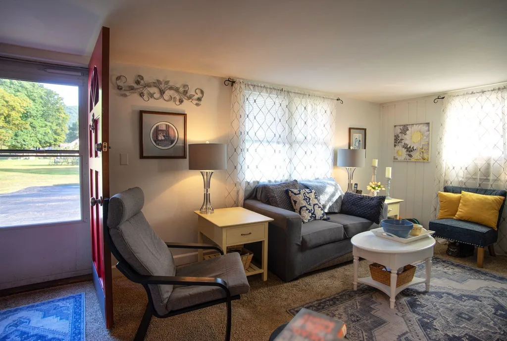 1605 West River Road Dummerston VT 05301