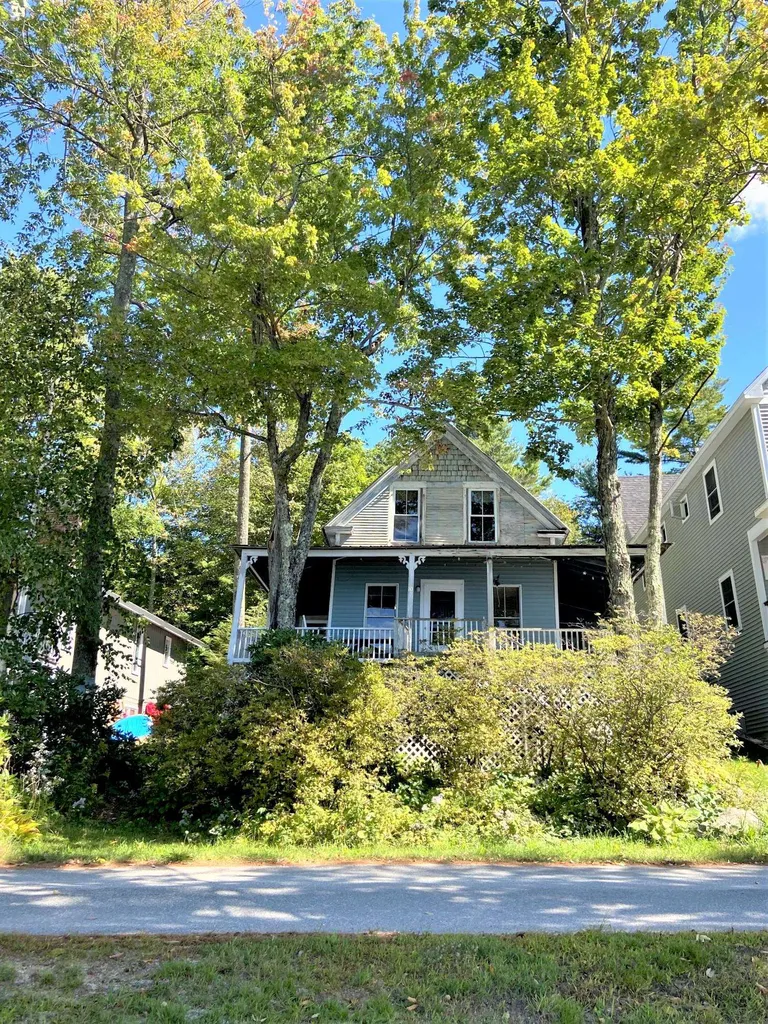 10 Lake Avenue Newbury NH 03255