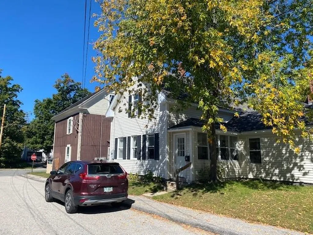 3 Cottage Street Gorham NH 03581