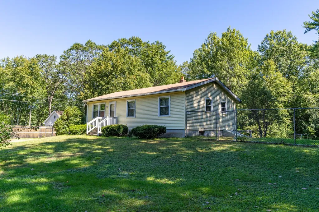 19 Windsor Lane Epping NH 03042-0062