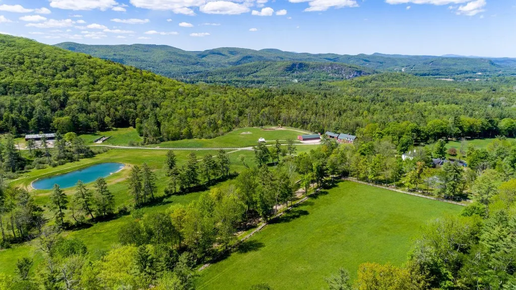 81 Strawberry Hill Road, Orford NH Real Estate Listing MLS 4883376