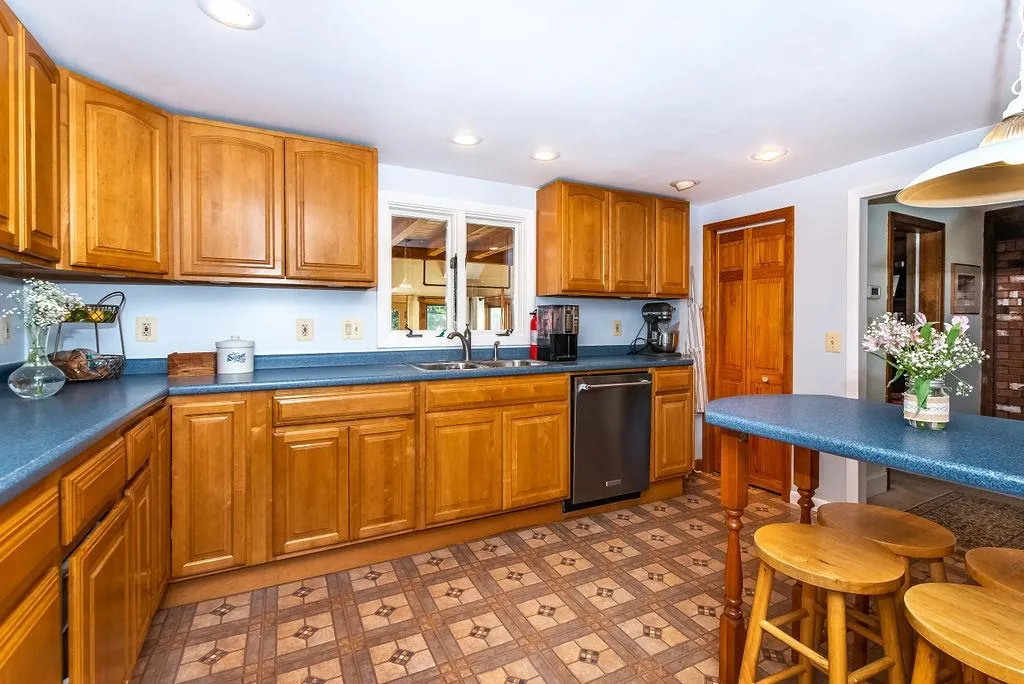 20 Elmwood Avenue Dover NH 03820