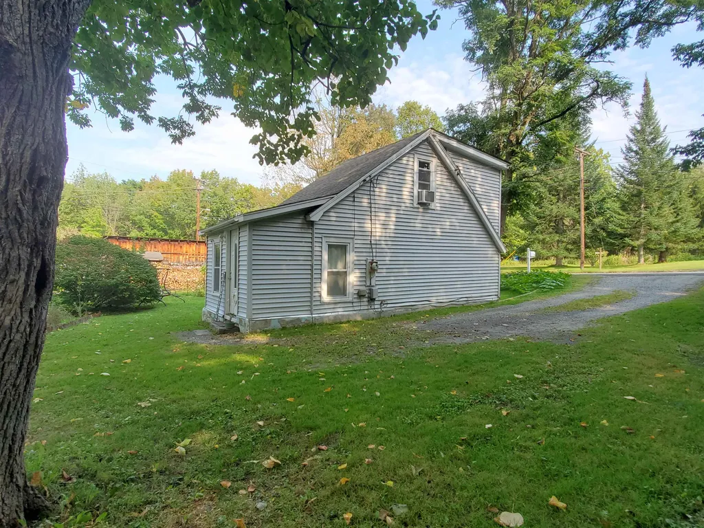31 Pillsbury Street Enfield NH 03748