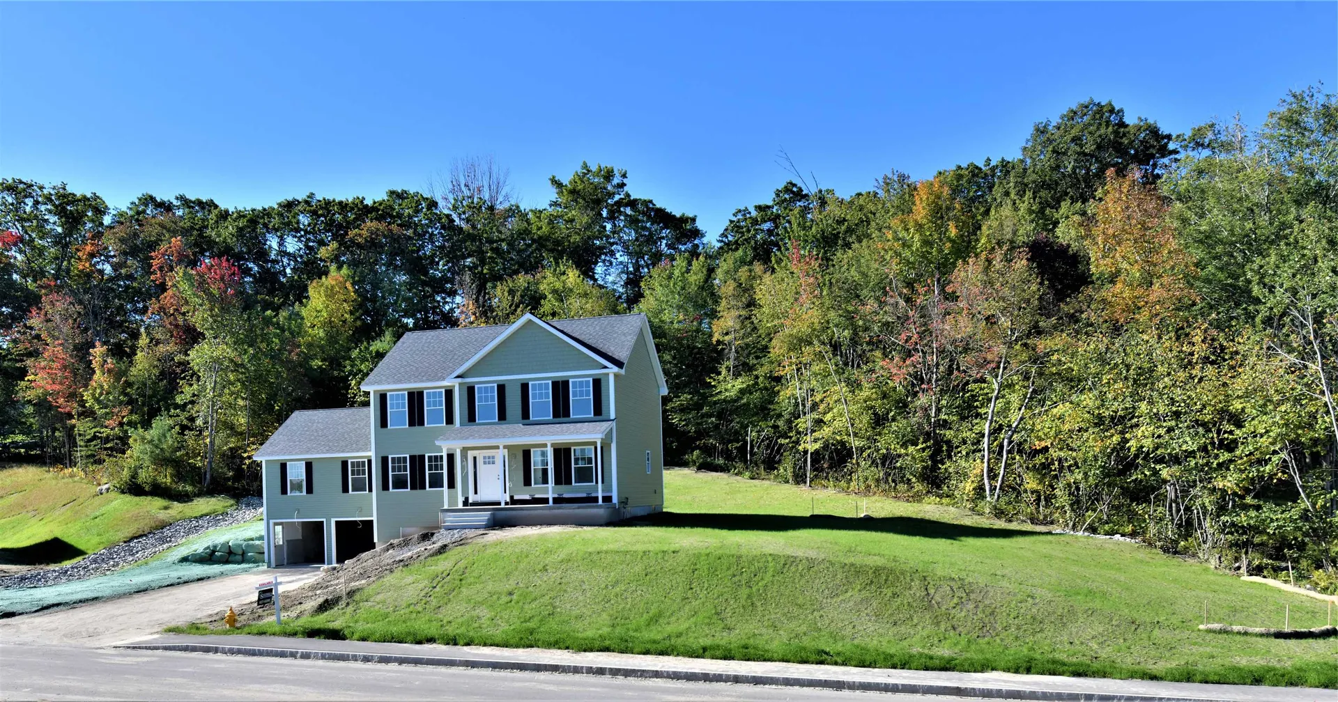 16 Marigold Way Hooksett NH 03106