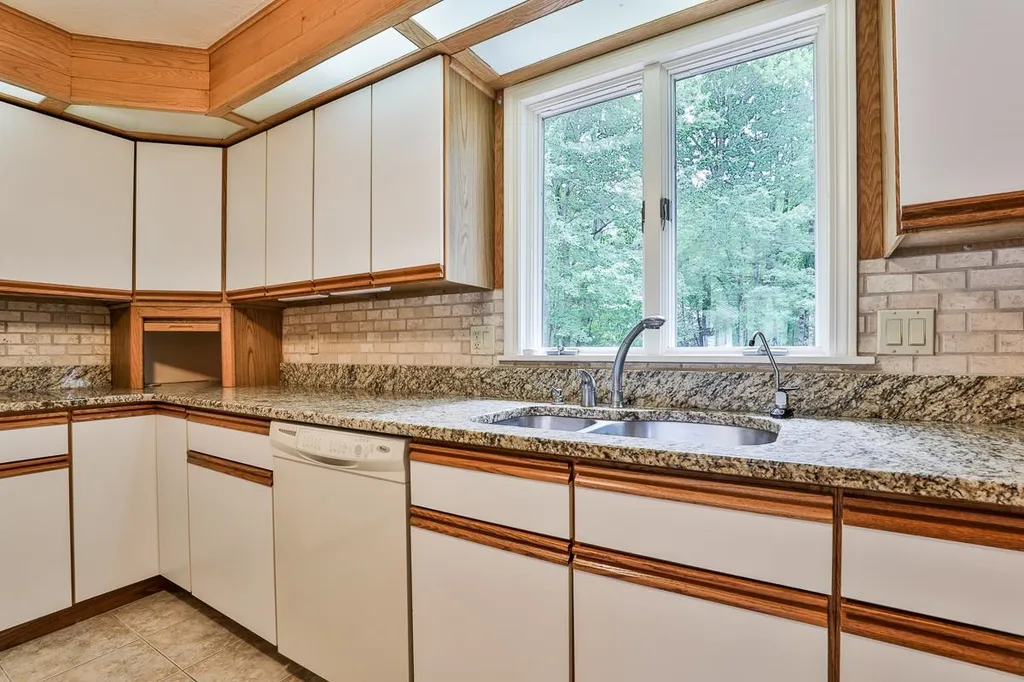 3 Dublin Way Salem NH 03079