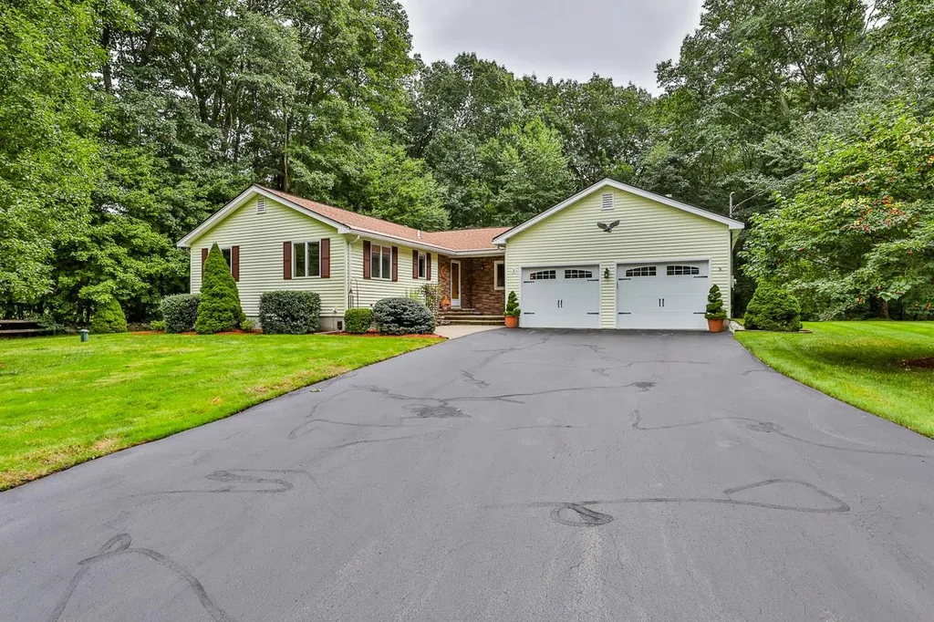 3 Dublin Way Salem NH 03079