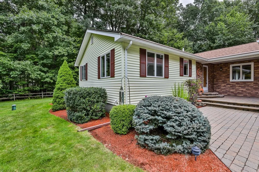 3 Dublin Way Salem NH 03079