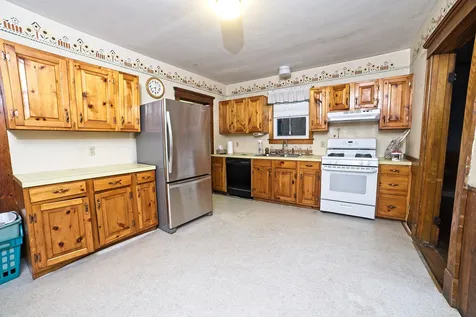 21 Spring Street Ashland NH 03217