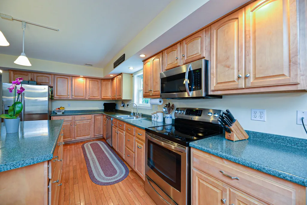 12 Oaklands Road Exeter NH 03833