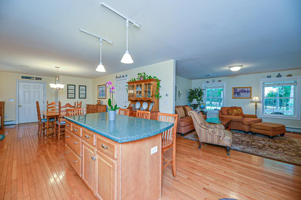 12 Oaklands Road Exeter NH 03833
