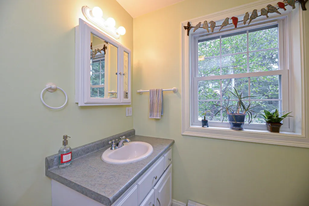 12 Oaklands Road Exeter NH 03833