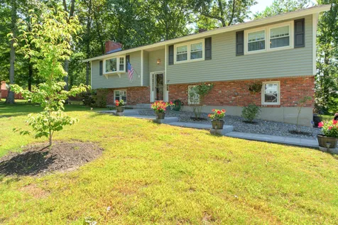 37 Marianna Road Salem NH 03079