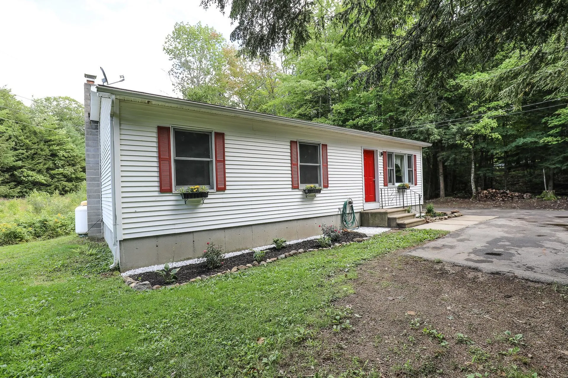 115 Reservoir Road Deering NH 03244
