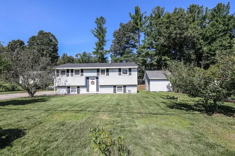 4 Briarcliff Drive Nashua NH 03062