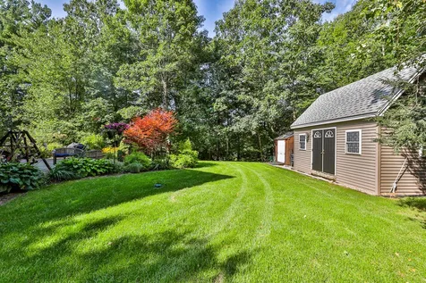 9 Maverick Drive Auburn NH 03032