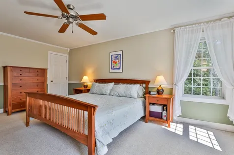 9 Maverick Drive Auburn NH 03032