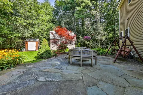9 Maverick Drive Auburn NH 03032