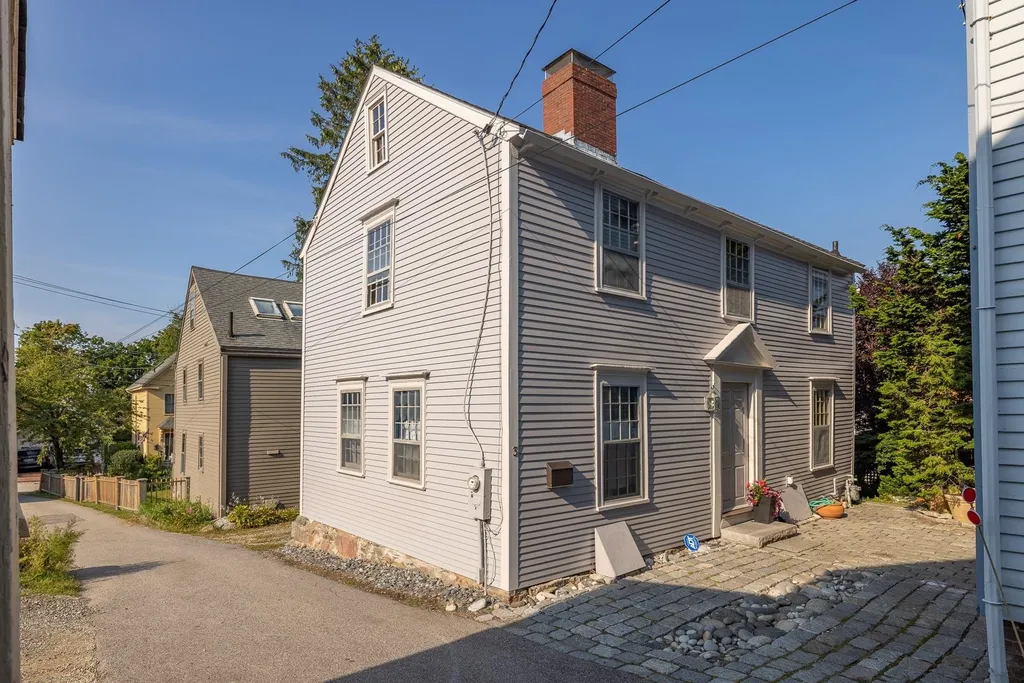 3 Walton Alley Portsmouth NH 03801