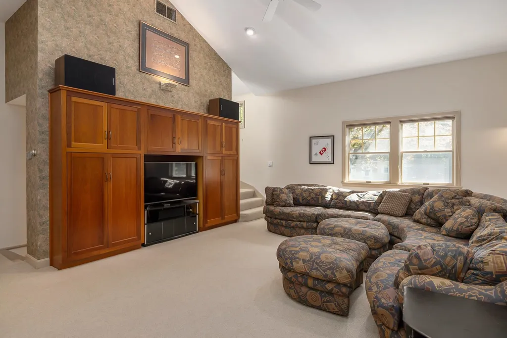 6 Millstream Drive Exeter NH 03833