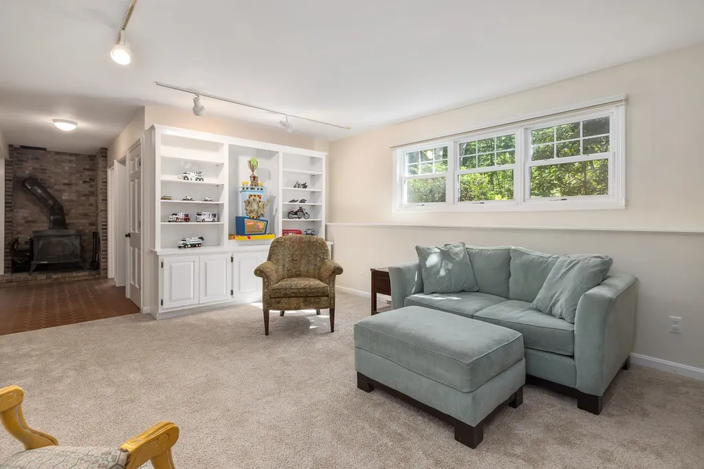6 Millstream Drive Exeter NH 03833