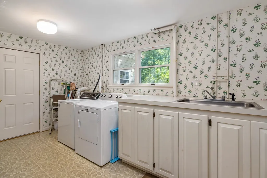6 Millstream Drive Exeter NH 03833