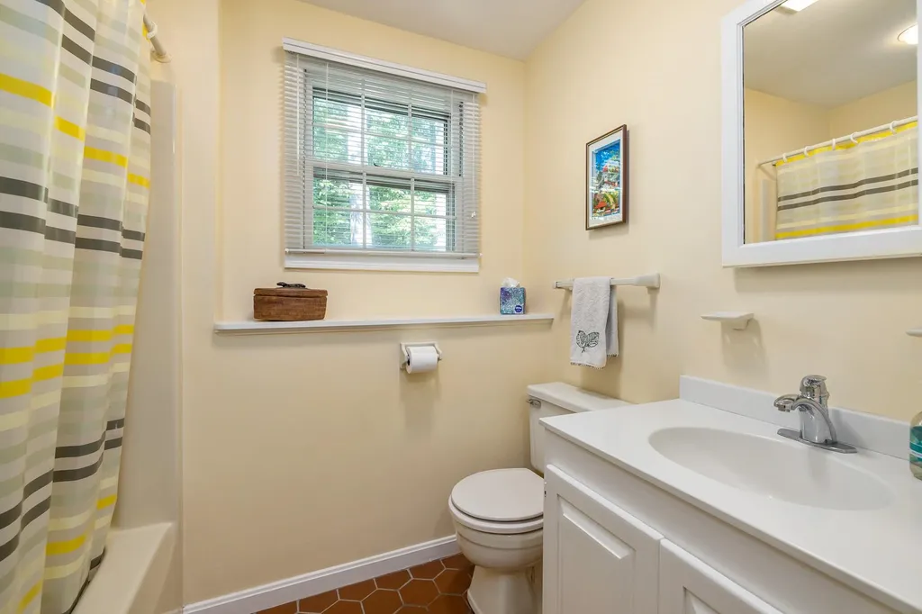 6 Millstream Drive Exeter NH 03833