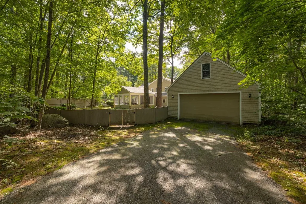 6 Millstream Drive Exeter NH 03833