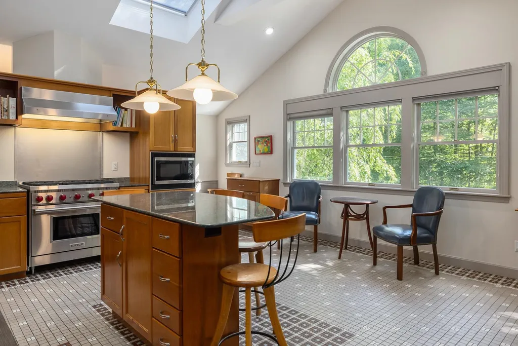 6 Millstream Drive Exeter NH 03833