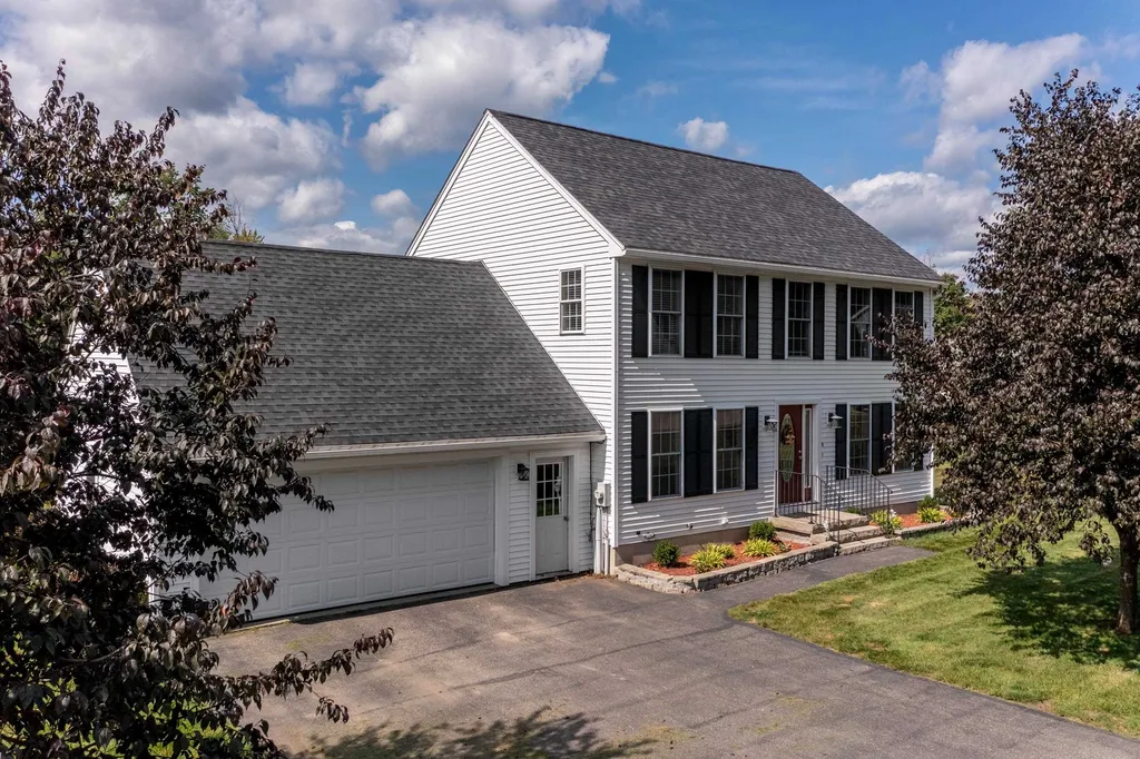 5 Ireland Drive Berwick ME 03901